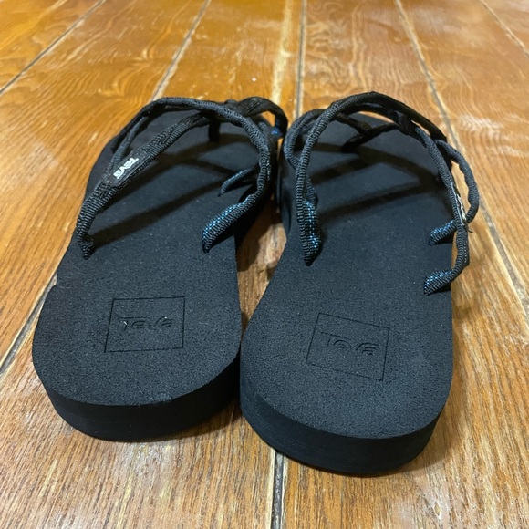 Teva 6840 Olowahu Women's Size 8 Black Flip Flop Cushioned Sandals - Picture 8 of 9
